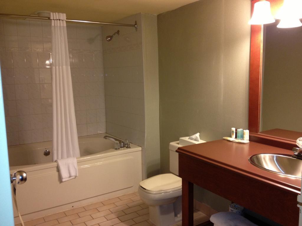 Quality Inn & Suites Bay Front Sault Ste. Marie Luaran gambar